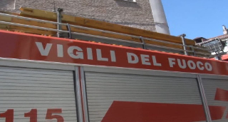 Casa in fiamme nel Cuneese, anziana muore tra le macerie